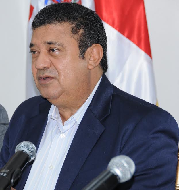 Senador Euclides Sánchez elogia avances de la aviación civil