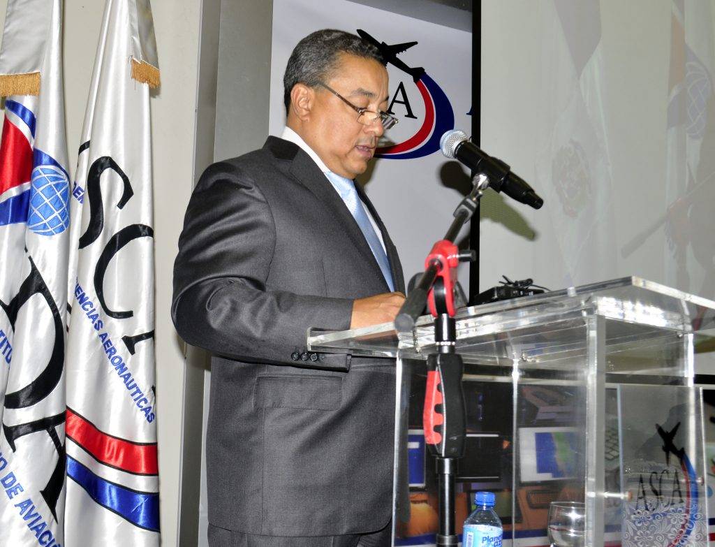 El IDAC reconoce a empleados. El director general anuncia nuevos beneficios para 2018 1