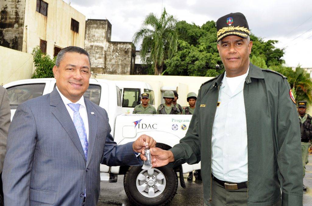 El IDAC dona vehículo para Servicio Nacional de Protección Ambiental 1