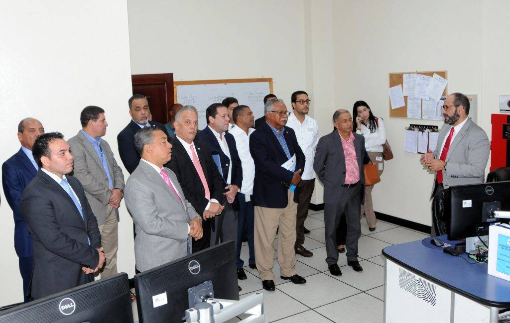 IDAC promueve aviación verde y combustible amigable entre instituciones 1