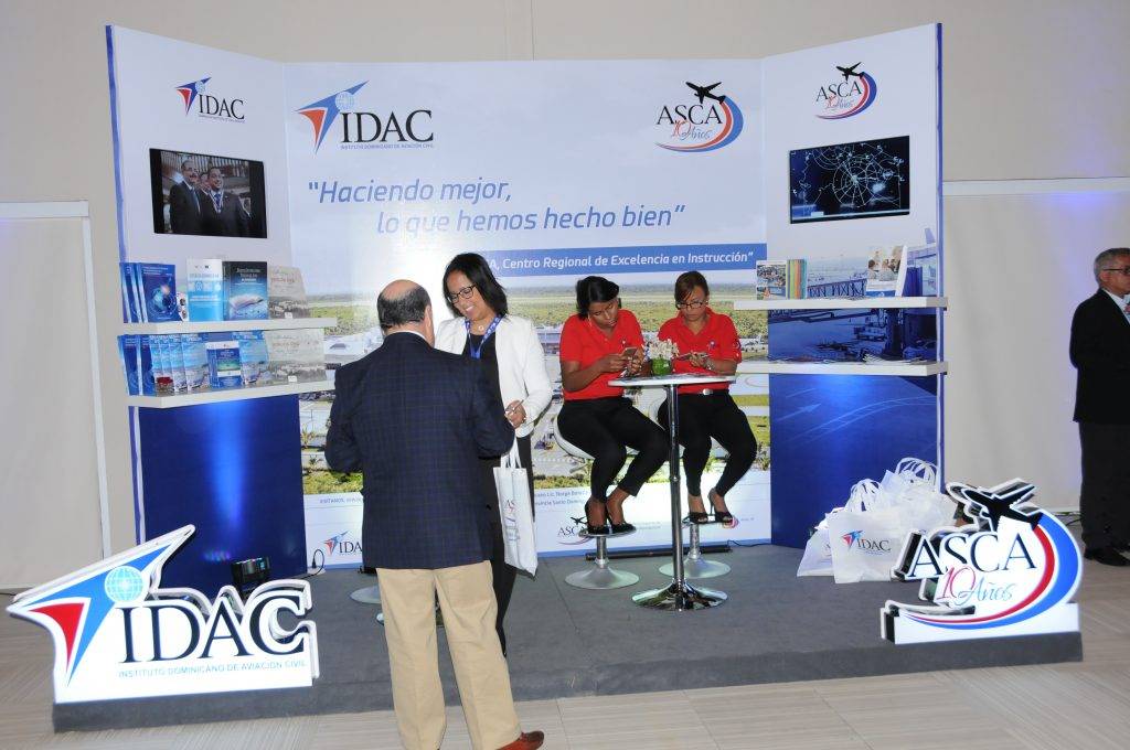 Proveedores de servicios aeronáuticos presentan sus ofertas en Grepecas 1