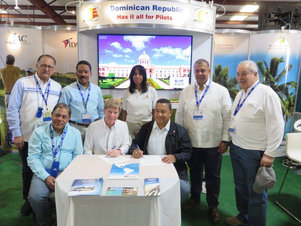 La República Dominicana participa en feria de aviación en  Lakeland, Florida