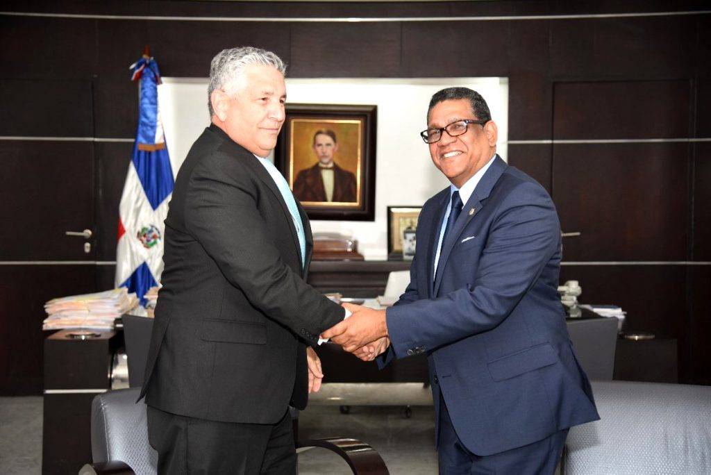 Director regional de la OACI visita presidente Cámara de Diputados 1