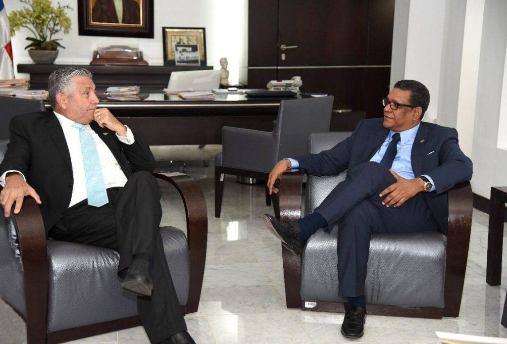 Director regional de la OACI visita presidente Cámara de Diputados 2