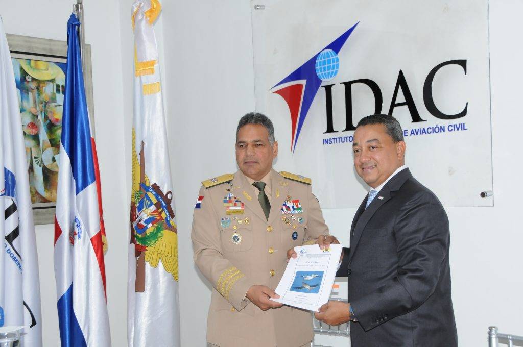 El IDAC y el Ministerio de Defensa firman acuerdo para planes de búsqueda y salvamento 1