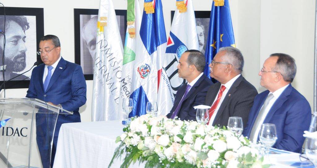 Herrera: nueva versión Plan de Acción Reducción Emisiones de CO2  impulsa proyecto combustibles alternativos para aviación 2