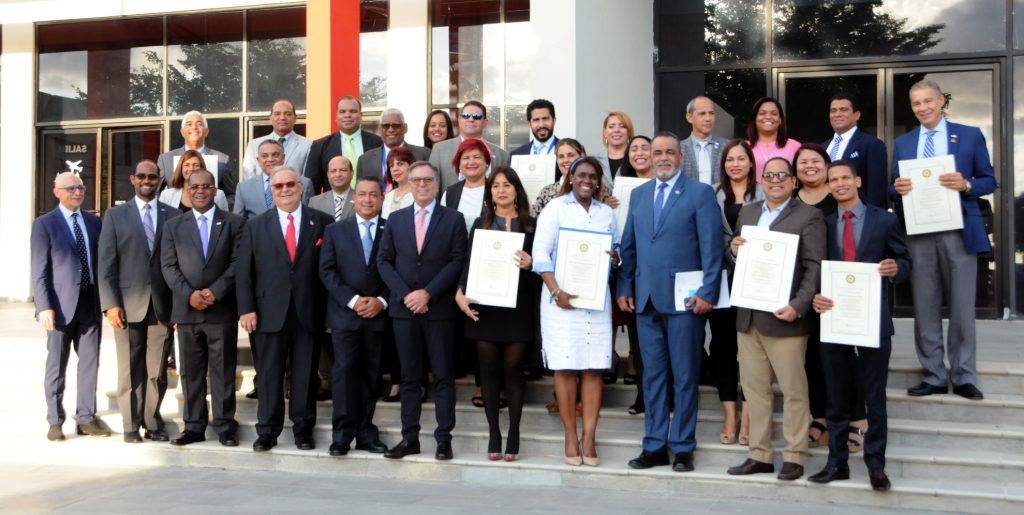 Herrera atribuye logros del IDAC a la preparación y profesionalidad del personal