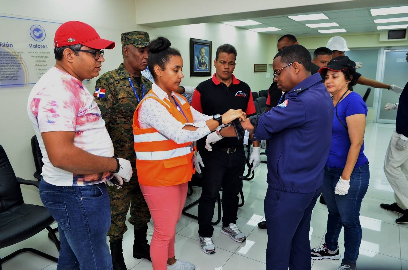 Personal del IDAC se entrena para situaciones de emergencia 2 Personal del IDAC se entrena para situaciones de emergencia 2