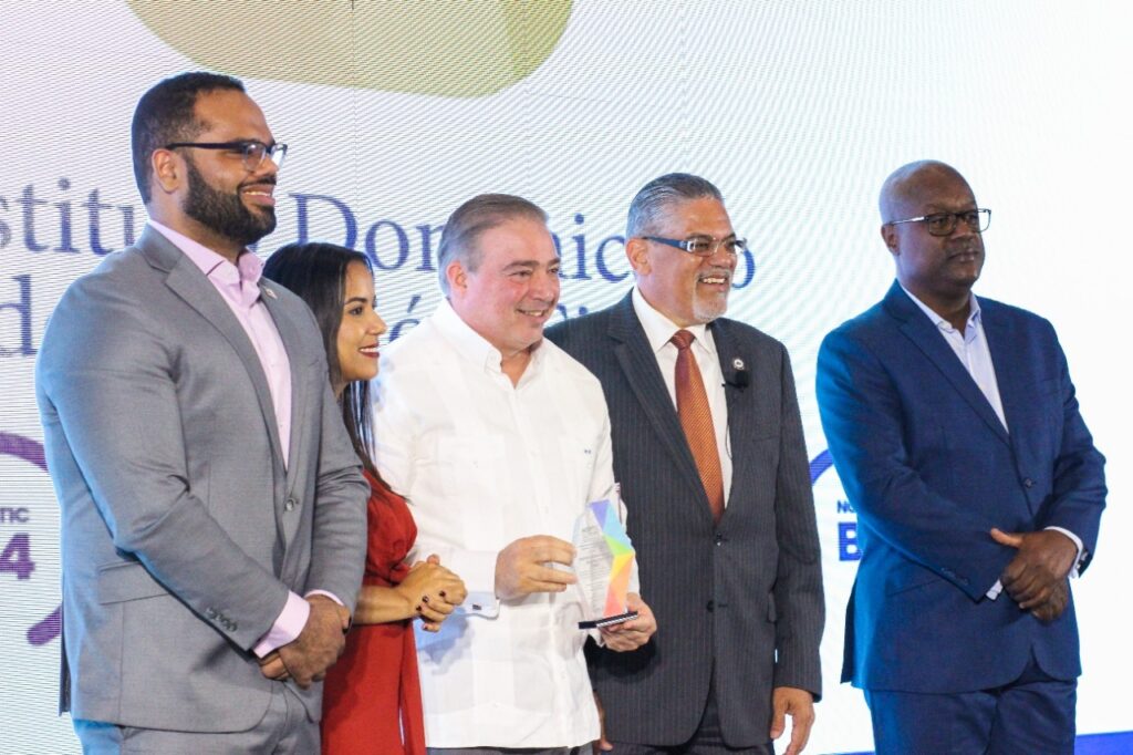 Director del Idac atribuye doble reconocimiento al trabajo en equipo y al certero liderazgo del presidente Abinader 2