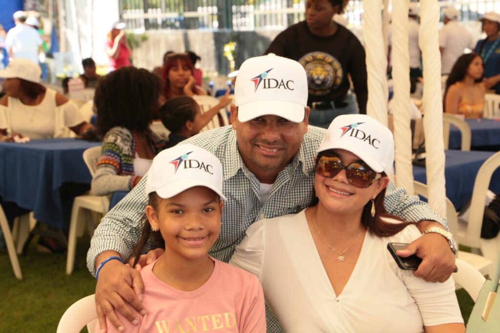 Idac celebra encuentro de convivencia en el Bótanico con motivo del mes de la familia 3