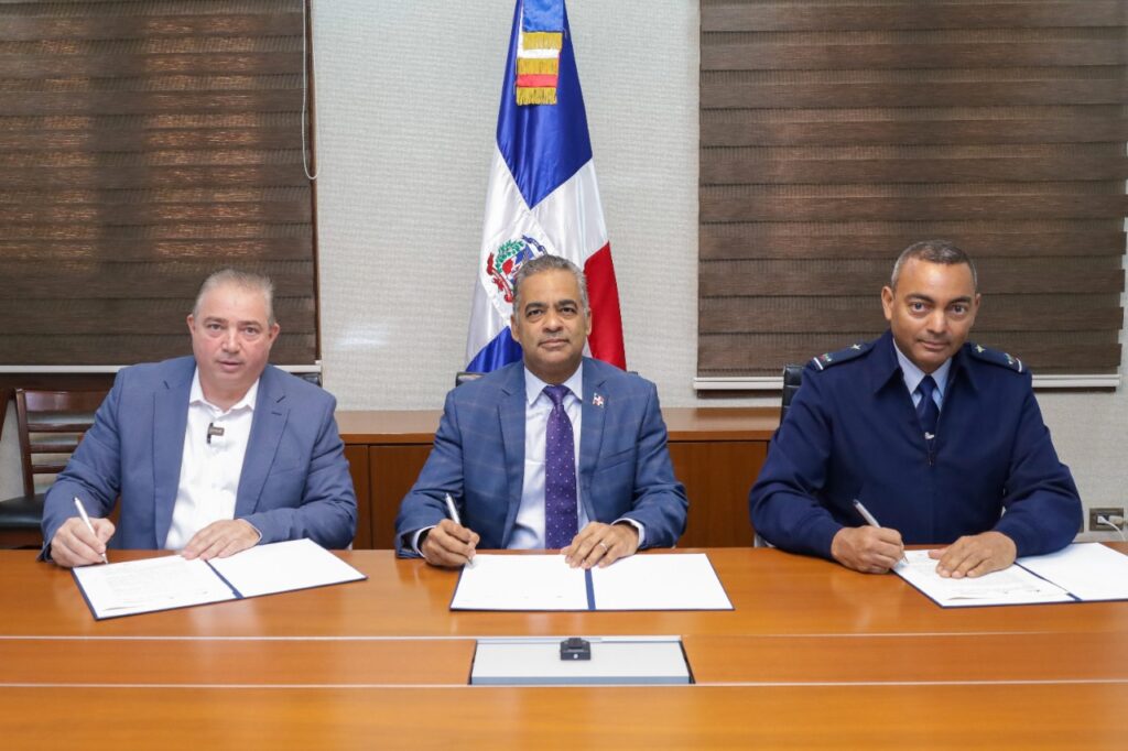 Santo Domingo, RD.- The Dominican Institute of Civil Aviation (Idac), The Dominican Republic Airforce (Draf, Fard) and the   Ministry of Presidency (Minpre) formalized an interinstitutional  cooperation agreement  to strengthen the airspace defense  and the Operational Security Defense of aviation  throughout the national territory. 2