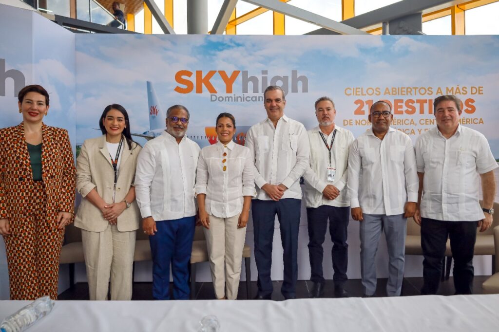 Porcella greets Sky High growing and values  president Abinader commitment with civil aviation 1 