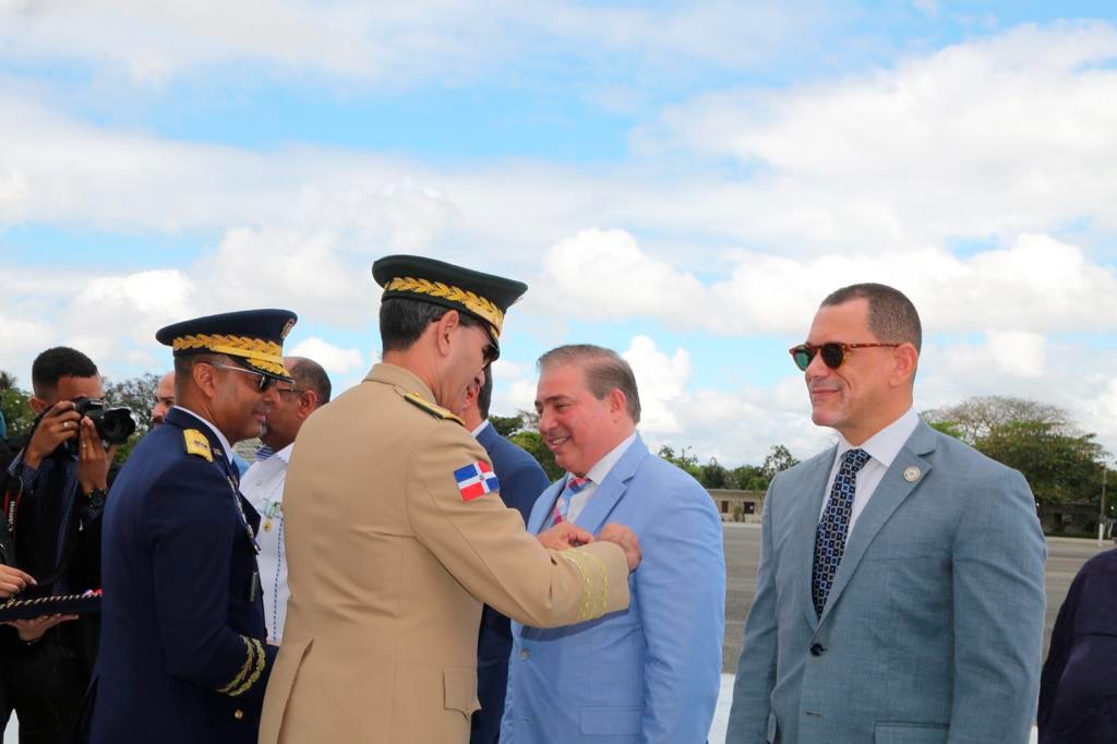 Condecoración medalla del Vuelo Panamericano