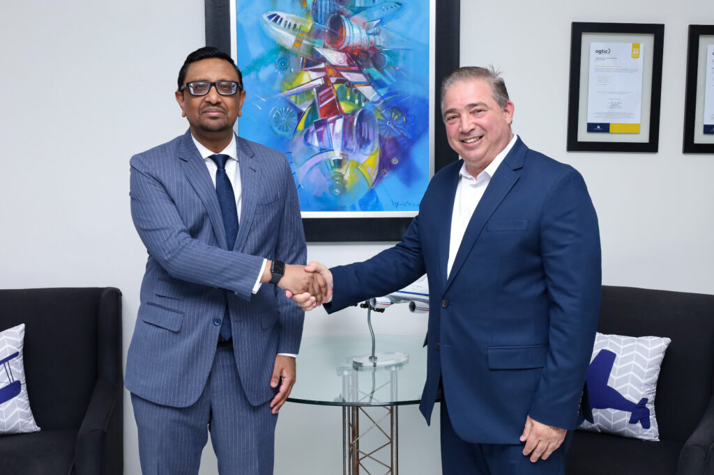 Embajador de Inglaterra visita al director general del Idac y muestra interés en afianzar cooperación con RD