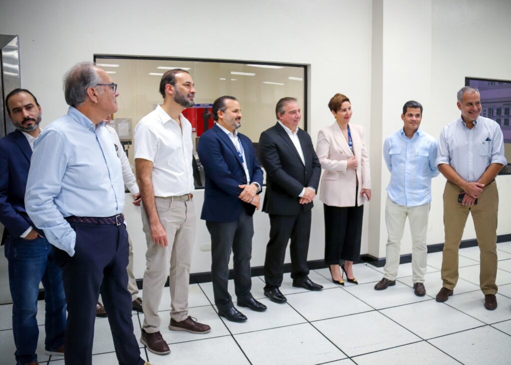 Héctor Porcella resalta fuertes vínculos del turismo y la aviación civil 2