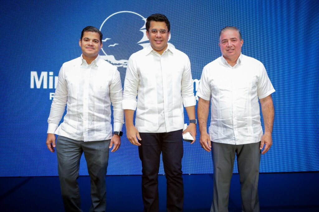 El país recibe casi 4MM de turistas en primer cuatrimestre