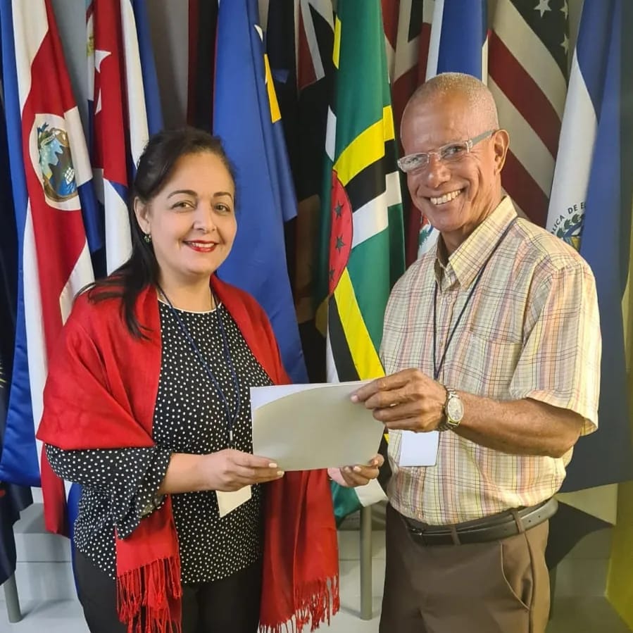 Juan F. Alfonso Doval, jefe del Departamento de Licencias e Instrucción de la Iacc y Clara Fernández, directora de la Asca del Idac.