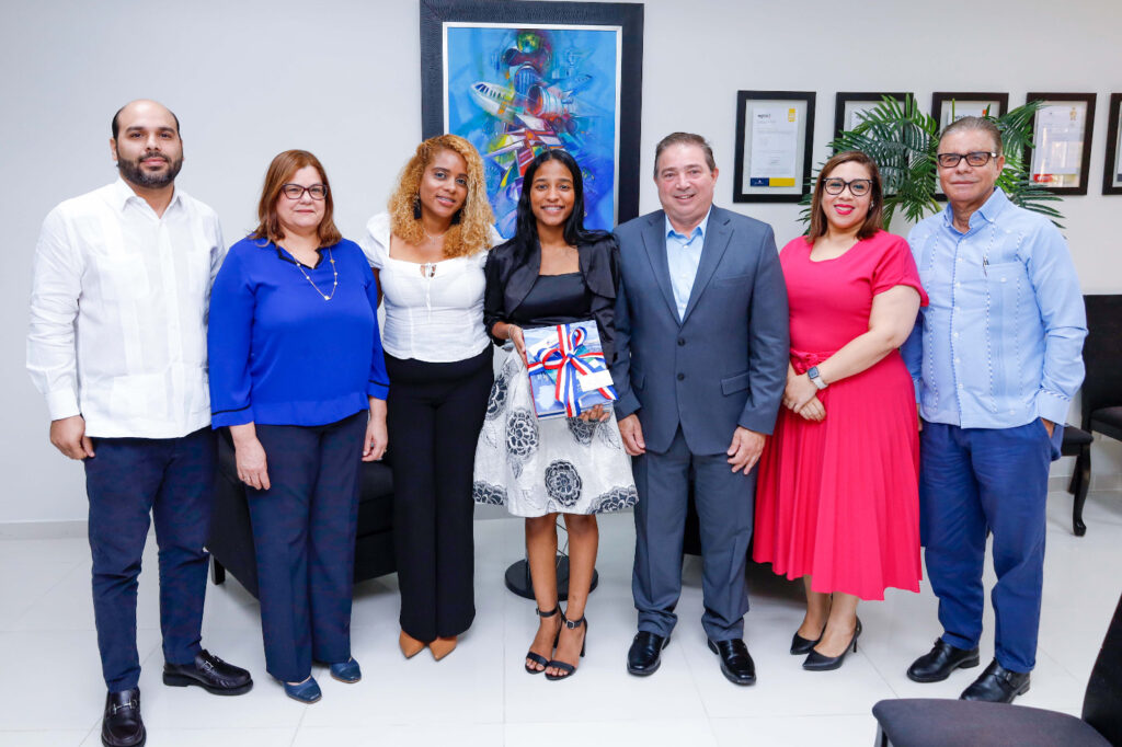 El Idac se suma a iniciativa de la vicepresidenta para apoyar estudiante meritoria Rosmairy Díaz 2