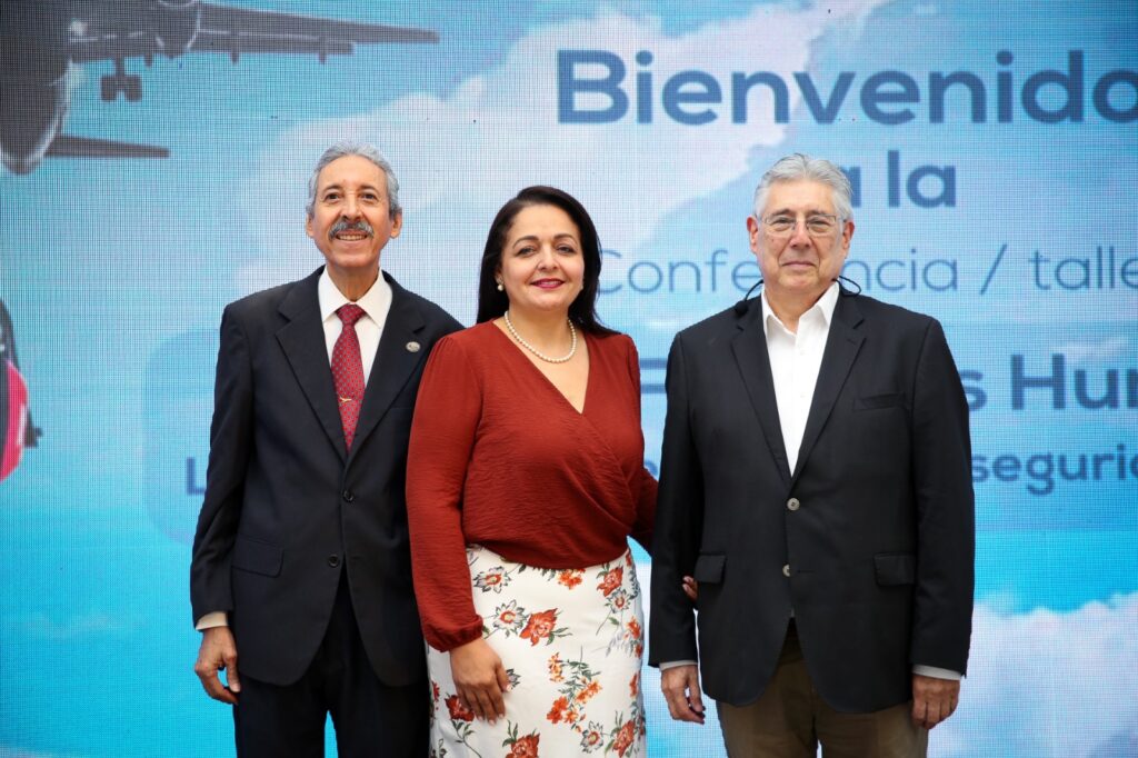 Experto internacional evalúa junto a responsables del Idac factores humanos que inciden en la seguridad operacional 1