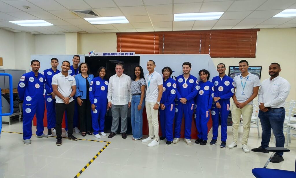 Héctor Porcella reafirma compromiso del Idac con la seguridad operacional y la capacitación del talento humano