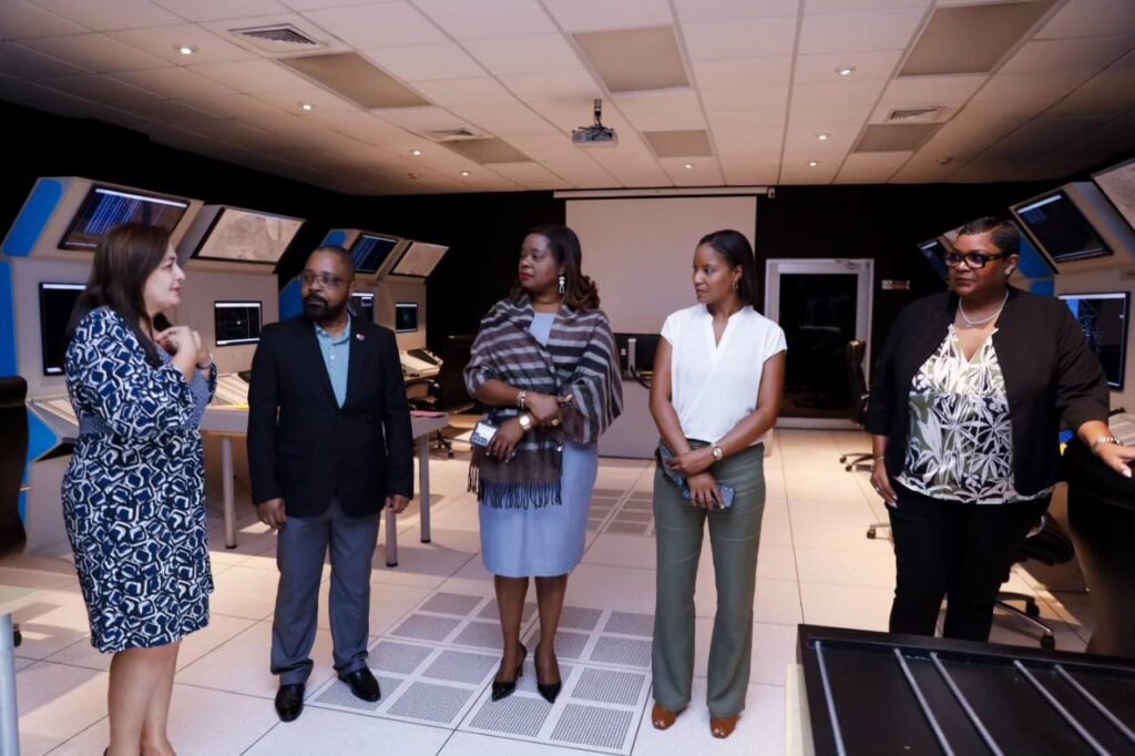 Entidad educativa de San Martín pondera ingreso de estudiantes en la academia superior del Idac 1