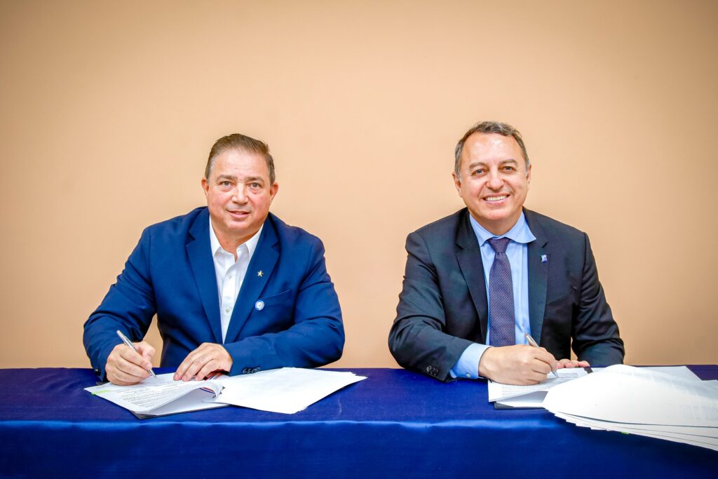 Director general del IDAC, Héctor Porcella y el director general de la ACI, Luis Felipe de Oliveira.