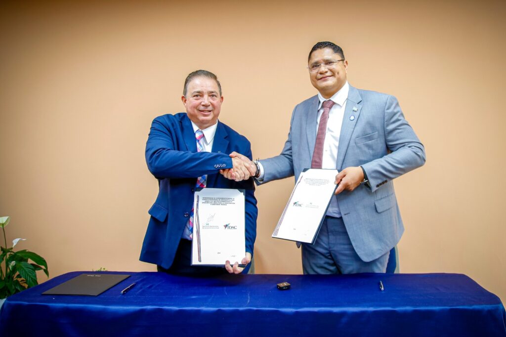 Idac y Agencia Hondureña de Aviación Civil firman memorándum de Entendimiento 1