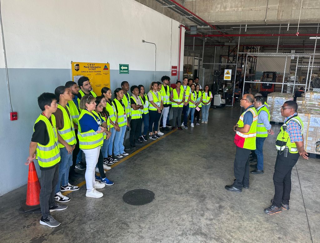 Los aprendices estuvieron acompañados de los docentes, Elizabeth Sosa, Milvio Pérez, Elvio Carrasco y Ramón Emilio.