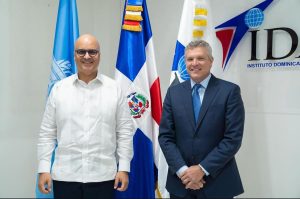 El director general del IDAC, Igor Rodriguez junto al director de operaciones, Warren Christie.