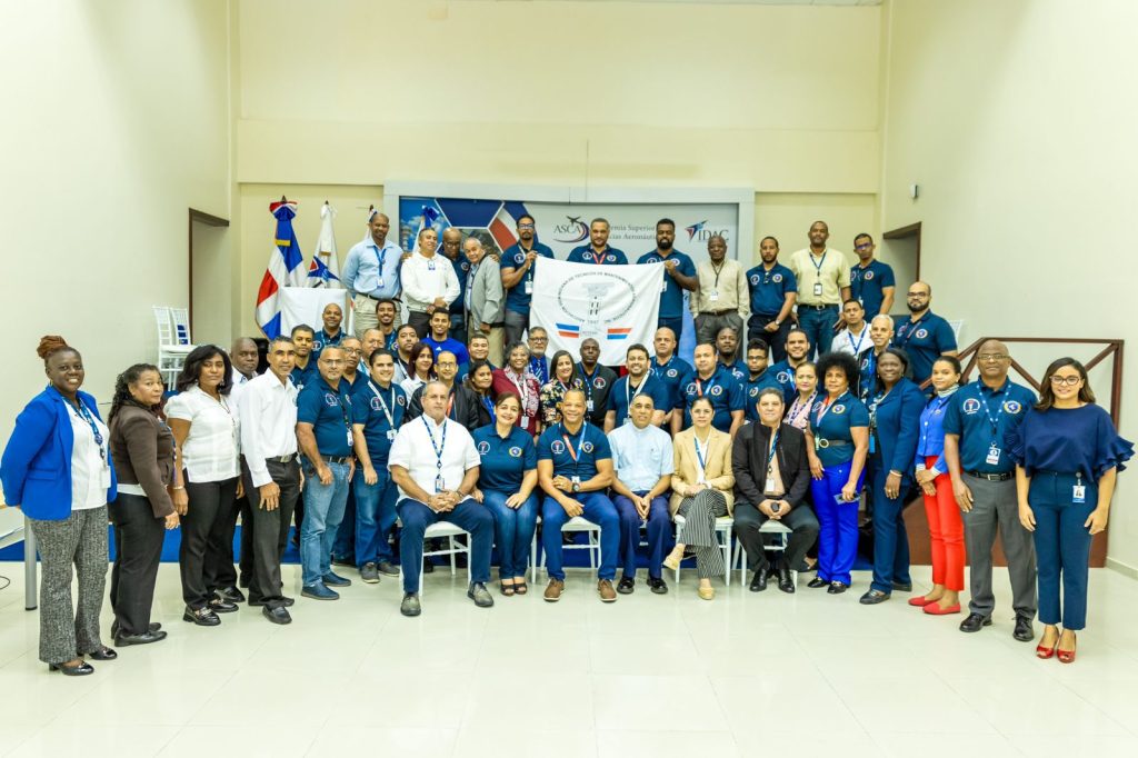 Miembros de Adtema y participantes de la celebración