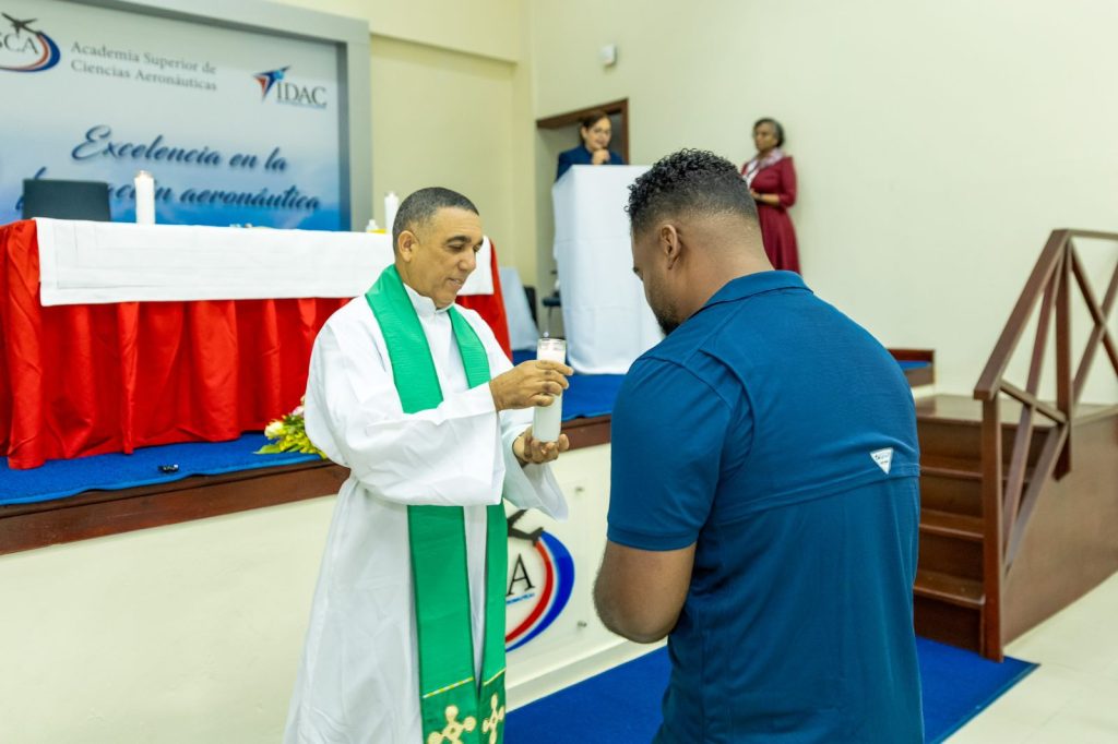 Padre Domingo y Enmanuel Castaño, secretario de Adtema