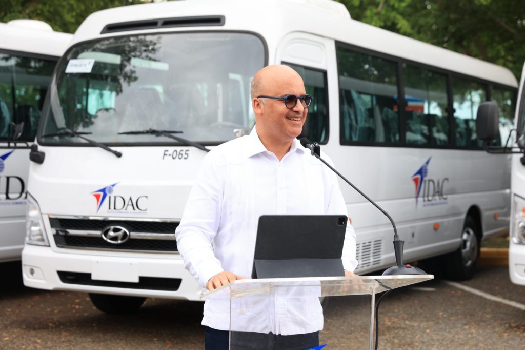 Igor Rodríguez Durán, director general del Instituto Dominicano de Aviación Civil, Idac.