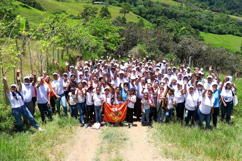 1.Colaboradores de distintas áreas de la institución