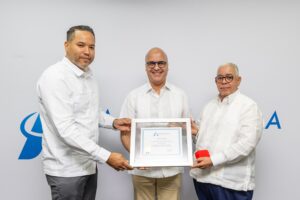 Igor Rodríguez Durán, director general del IDAC durante su participación en la entrega de licencias y certificados a nuevos pilotos.