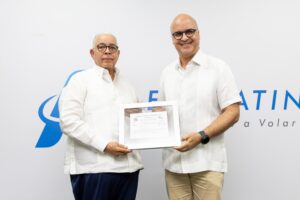 Igor Rodríguez Durán, director general del IDAC y Robin Rodriguez director de la Academia Aerolatina