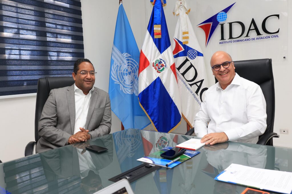  Benny Metz, presidente del Conadis e Igor Rodríguez Durán, director general Idac.