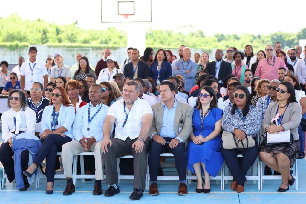 Colaboradores de distintas localidades durante la participación en la “Semana de la salud”.