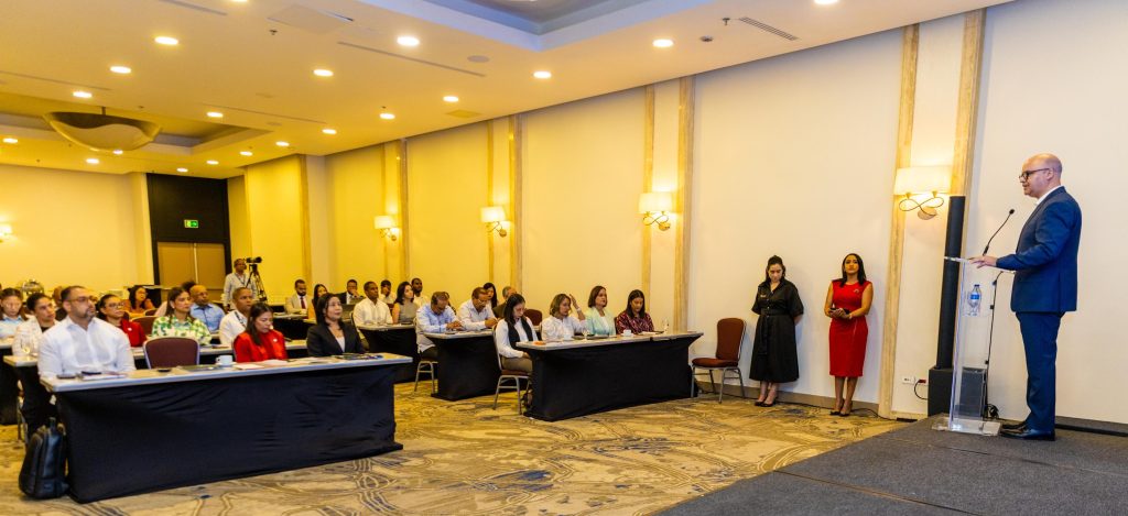 Igor Rodríguez Durán, director general del Idac, en el acto de apertura del Seminario del Plan Estratégico Nacional de Seguridad Operacional, Penso, 2025-2028.