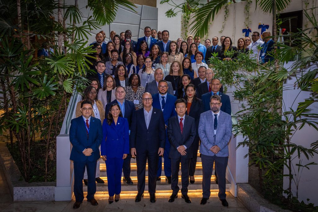 Foto oficial de los participantes nacionales e internacionales del taller OLF/CMA y la NCMC/9.