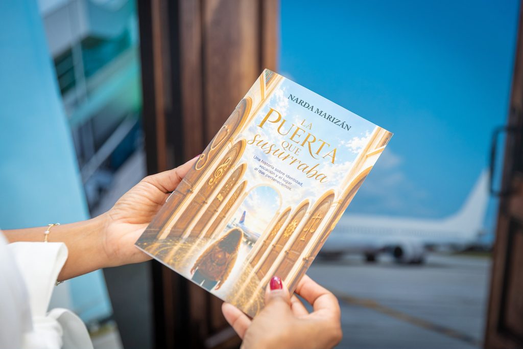 Portada de “La puerta que susurraba”